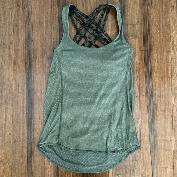 lululemon athletica Tops - Women’s Lululemon 2 in 1 Built in Bra Tank Top Size 4
